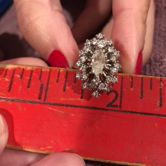 18 KGE CZ cocktail ring size 6 - Picture 12 of 14